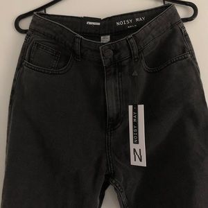 Noisy May High Waisted Mom Jeans (Long Length)